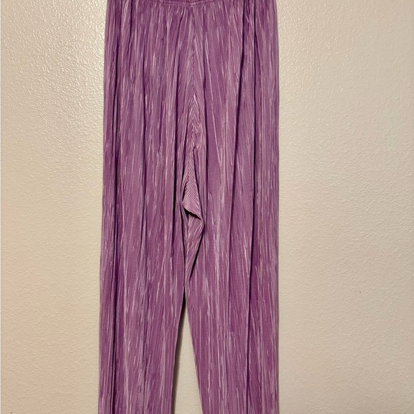 Boohoo Lavender Pleated Wide Leg Pants - Picture 2 of 3